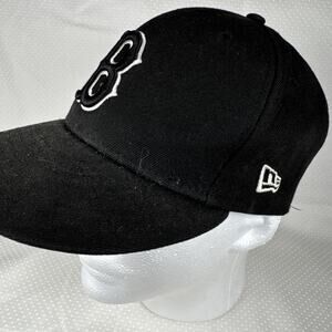 Boston Red Sox Baseball New Era Hat Fitted 7 1/8 Black Logo Only Embroidered 59